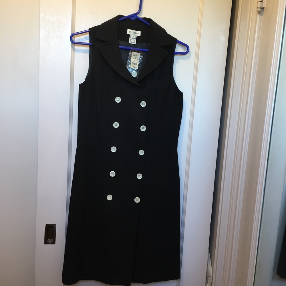 🌷NWT Ann Taylor Button Dress (Size 4)